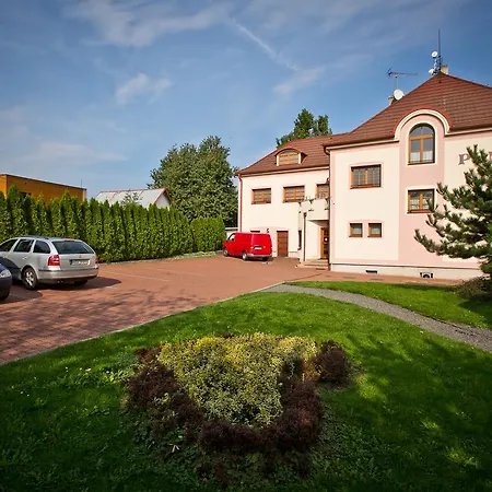 Guest house Lhotka 3*
