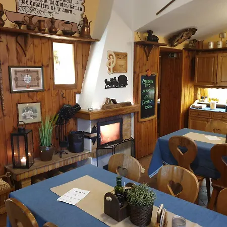 Guest house Lhotka 3*