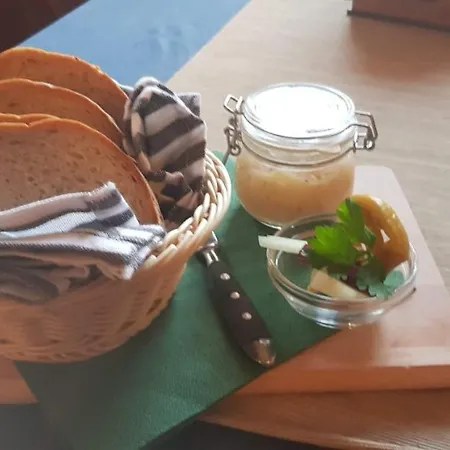 Lhotka Guest house 3*
